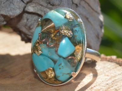 Bague Orgonite Cabochon Ovale 25x18 mm Turquoise et Feuilles d'Or Support Argent 925 Pièce Unique N° BOA-TURQ-2